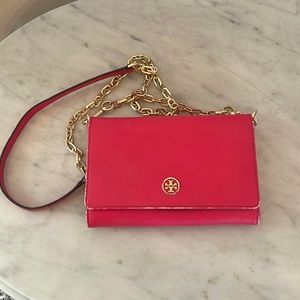 Tory Burch Robinson wallet on a chain